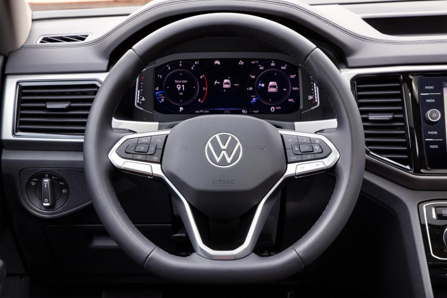 Панель приборов Volkswagen Atlas Basecamp Accessories 2020 года  (фото 12 из 27)